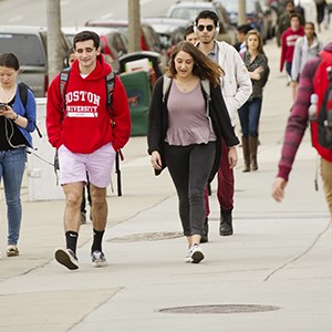 Students walk down Commonwealth Ave