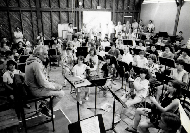 Leonard Bernstein conducts the BUTI orchestra