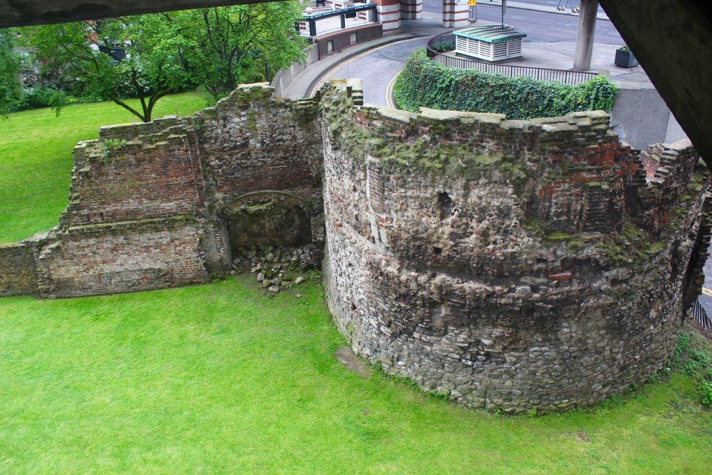 A portion of the Roman Wall that protected London during 1000 AD, still standing at the Museum of London. Photo by Doruntina Zeneli