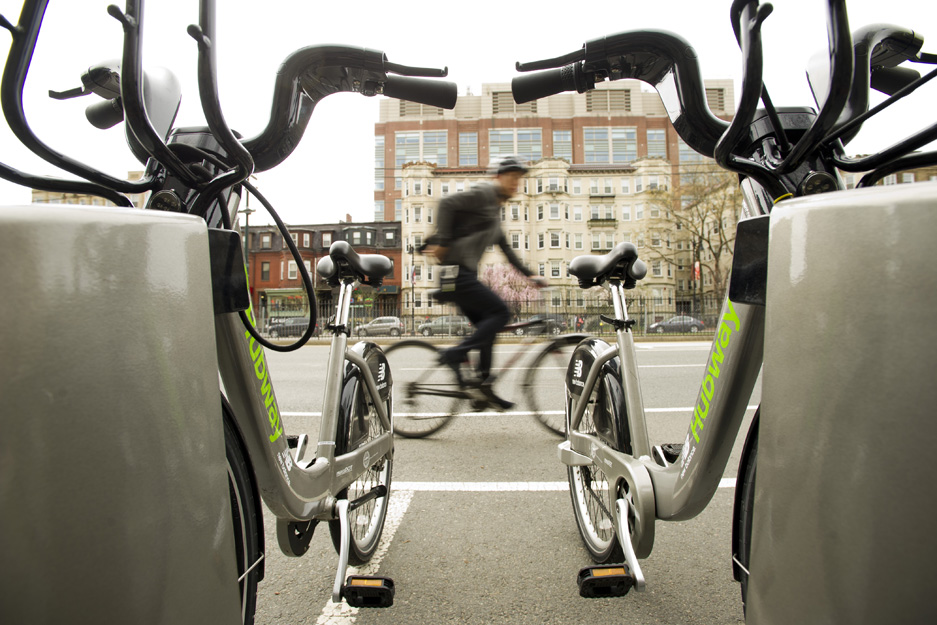 hubway, bicycle sharing program, bike sharing program, biking cycling in Boston, green sustainable transportation