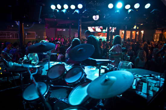 music entertainment near Boston University BU, piano bar Howl at the Moon