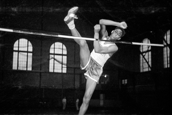 John Thomas, BU track and field vs Tufts University 1959 John Thomas, Boston University BU Terriers track and field vs Tufts University 1959