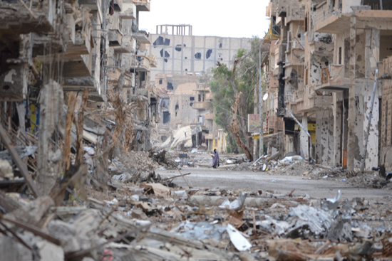 Damage from civil war battle in Deir ez-Zor, Syria, Ahmad Mhidi and Karam Jamal