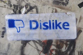 Boston University BU, College of Communication COM, social media relationship status, negative impact of social media on marriage relationships, Communication Research Human Behavior