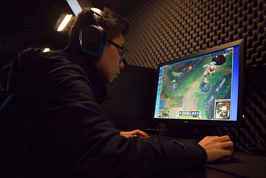 a student pc gamer plays league of legends during a pc gaming competion hosted by the boston university pc gaming club