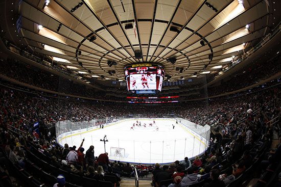 Red Hot Hockey Returns To Madison Square Garden Saturday Bu