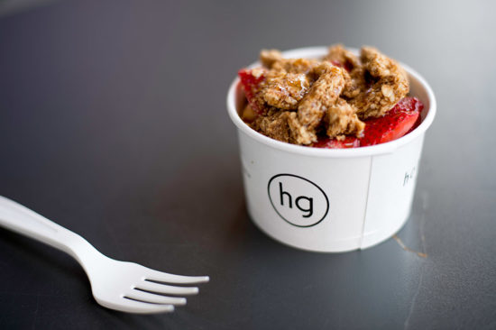 The honeybar, with calories usually ranging from 250 to 300, is the kind of fresh and healthy dessert option that’s been missing from modern restaurants. 