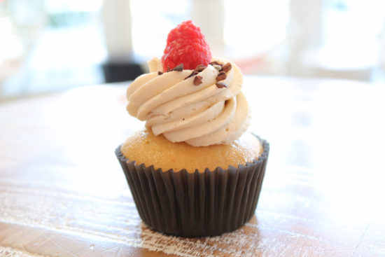 The vegan raspberry tiramisu cupcake, made with organic whole oats, lives up to its award-winning reputation. 