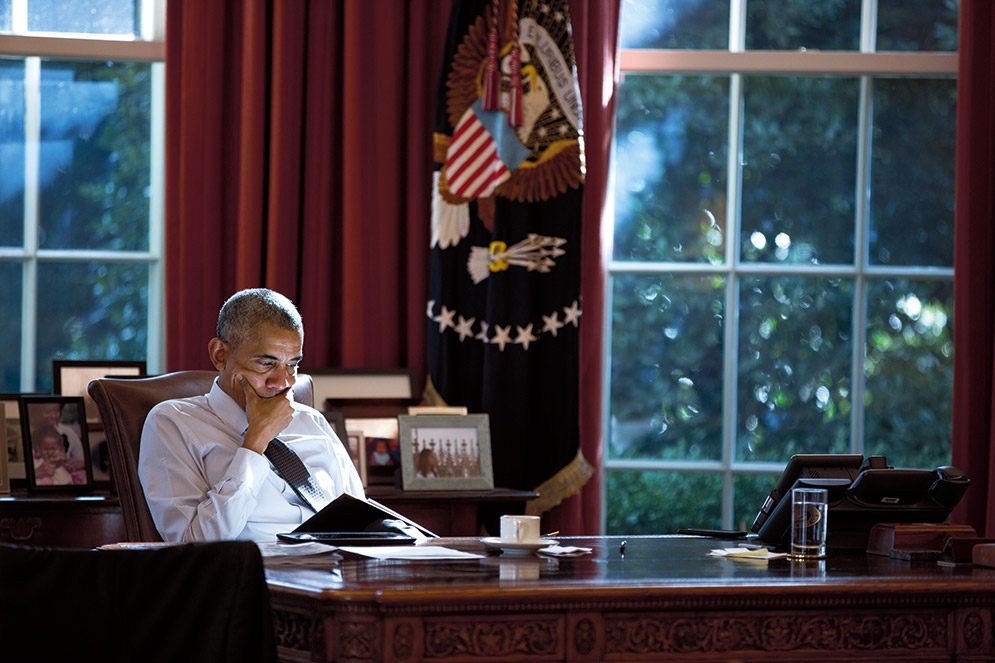 President Barack Obama at the Resolute desk in the Oval Office, October 14, 2016. Official White House photo by Pete Souza