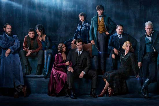 A poster of the cast of Fantastic Beasts: The Crimes of Grindelwald