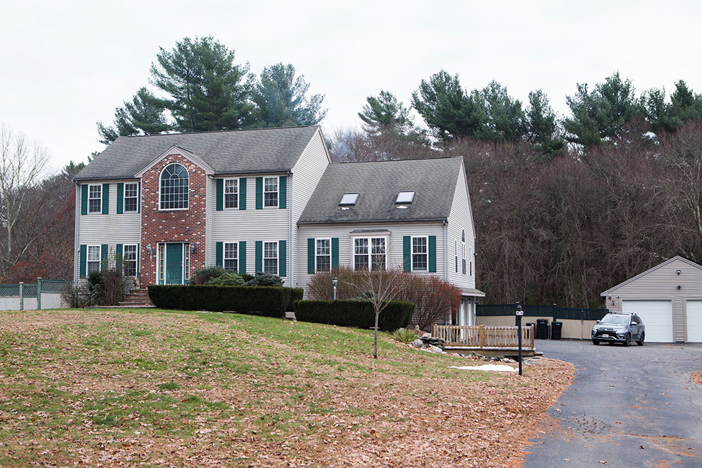 Front view of Mike Wagner's solar powered home.