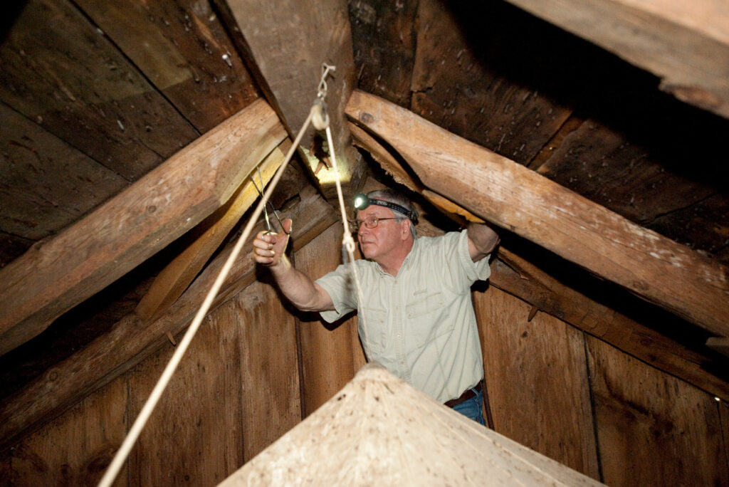 A photo of Thomas Kunz in a barn