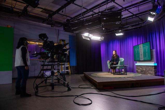 Gov’t Center anchor Haley Chi-Sing (COM’22) interviews Senate candidate Kevin O’Connor for a segment while producer Mia Cathell (COM’21) runs the camera.