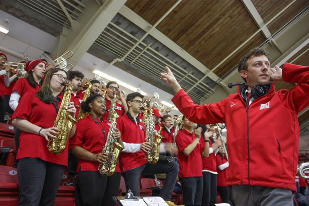 Aaron Goldberg directing the BU Pep Band at the 2019 Women’s Beanpot Championship. BU captured the trophy for the first time since becoming a club sport. Photo by Ally Kallfelz (COM’21)