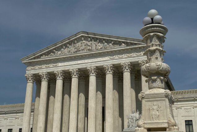 Photo: The US Supreme court's front facade on a sunny day