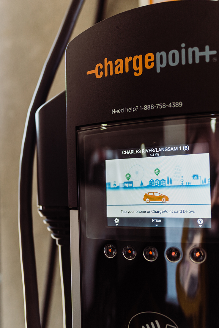 Electric vehicle charging station