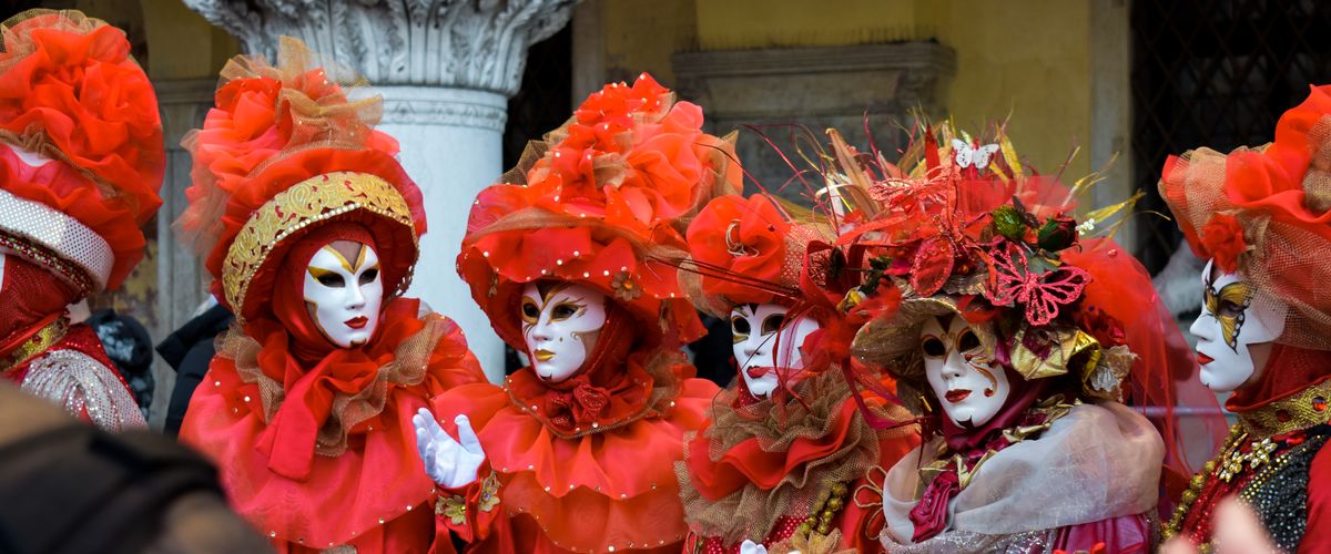 masked people in san marcos square venice