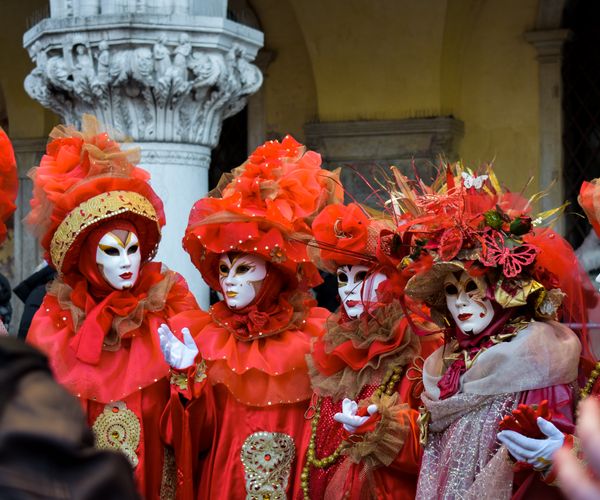 masked people in san marcos square venice