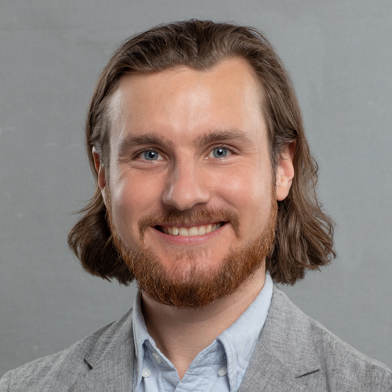 Headshot of Aaron Ahlstrom