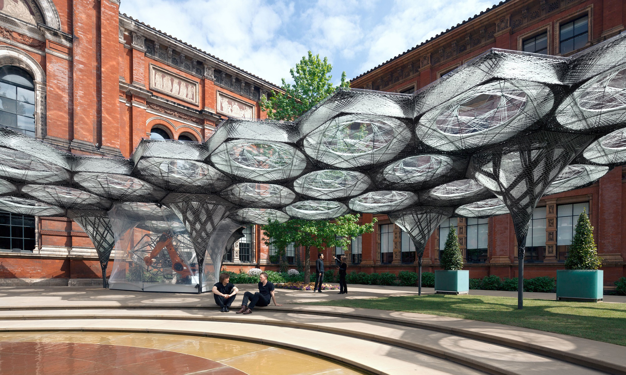 01-Elytra-3023486_VA_Elytra_Filament_Pavilion_2_c_NAARO