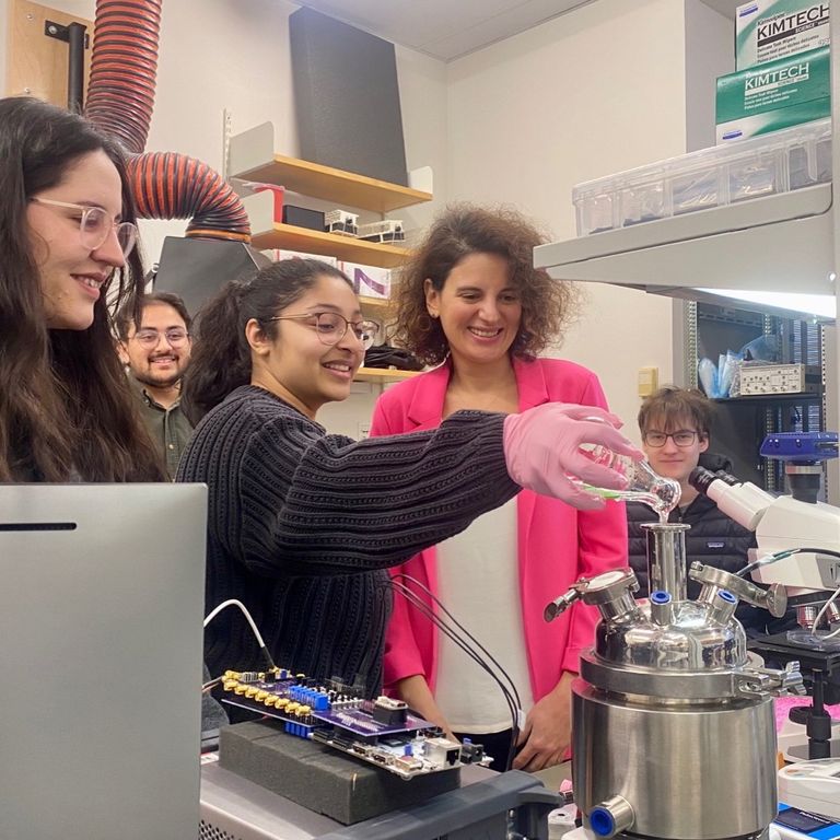 Rabia Tugce and team working in her lab