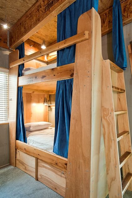 Crashpad Bunk beds