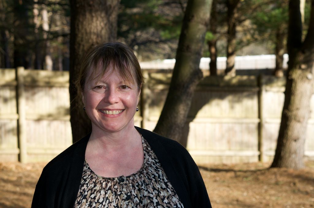 Cindy Bradford Receives 2022 John S. Perkins Award Biology