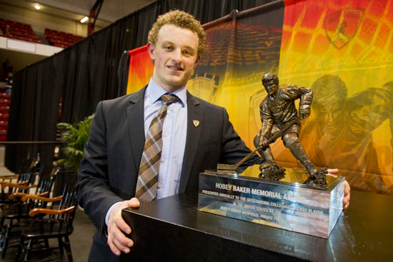 Johnny Gaudreau wins Hobey Baker Award as top U.S. college hockey player