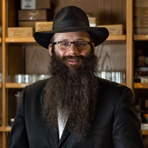 Portrait of College of Arts and Sciences Chemistry Senior Lecturer and 2015 Metcalf winner Dr. Binyomin Abrams in the Metcalf Science Center