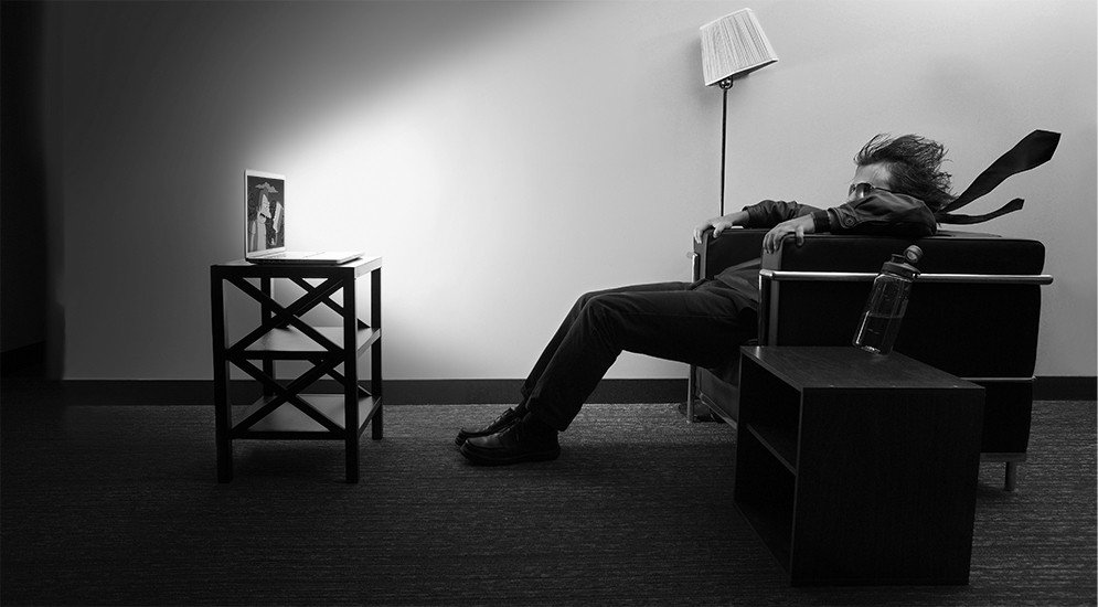 man watching tv shows streaming online