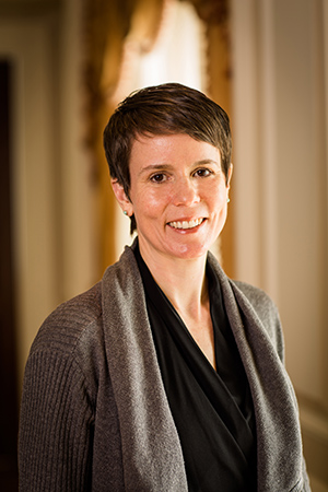 Head shot of Tracy Schroeder