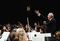 Grammy-winning conductor Bramwell Tovey conducts the Boston University Symphony Orchestra at the Tsai Performance Center