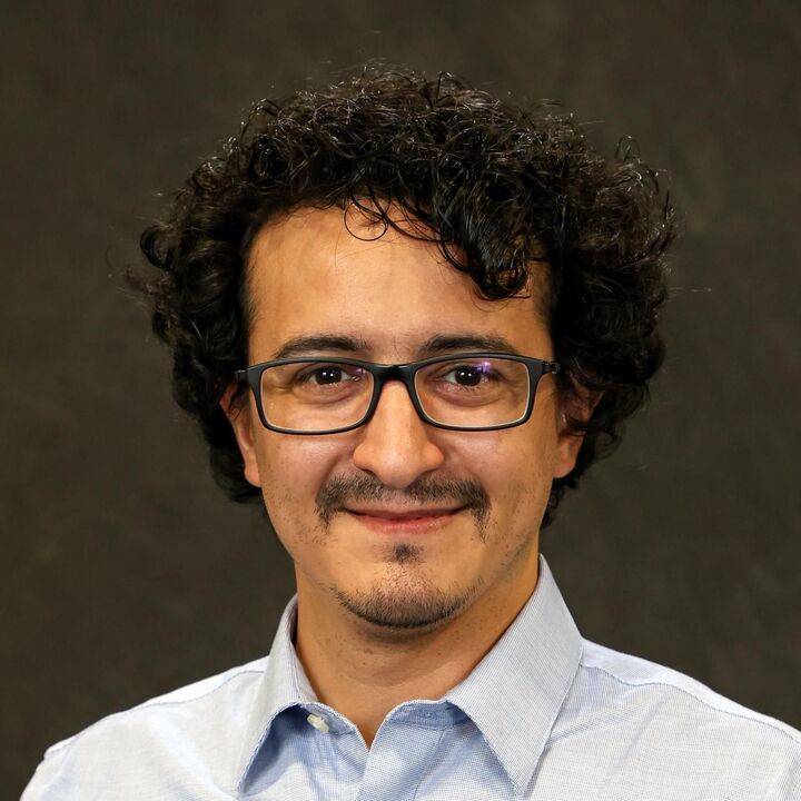 Headshot of Alejandro Ochoa