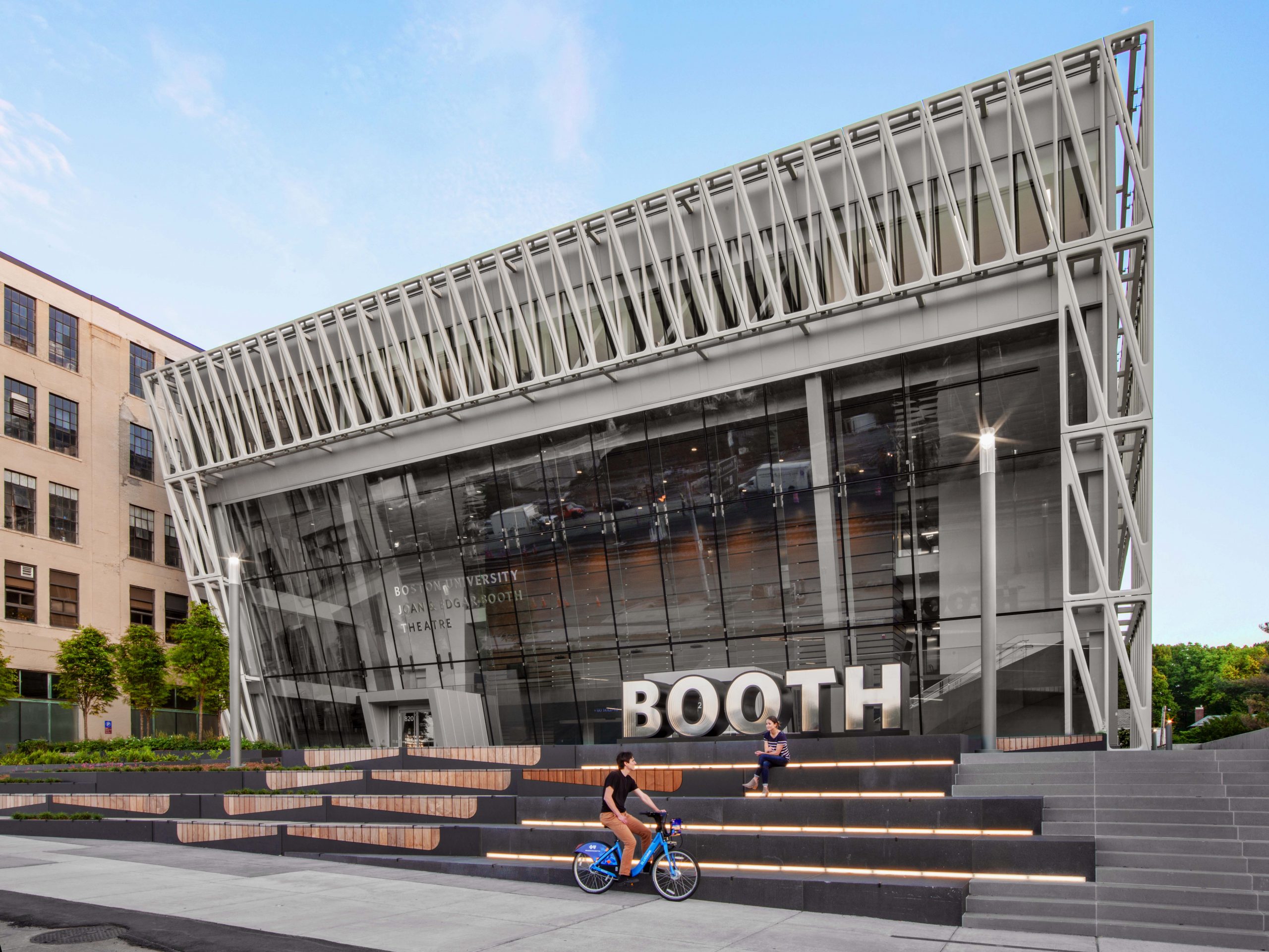 Booth Theatre – Boston Arts Plaza - Targetti