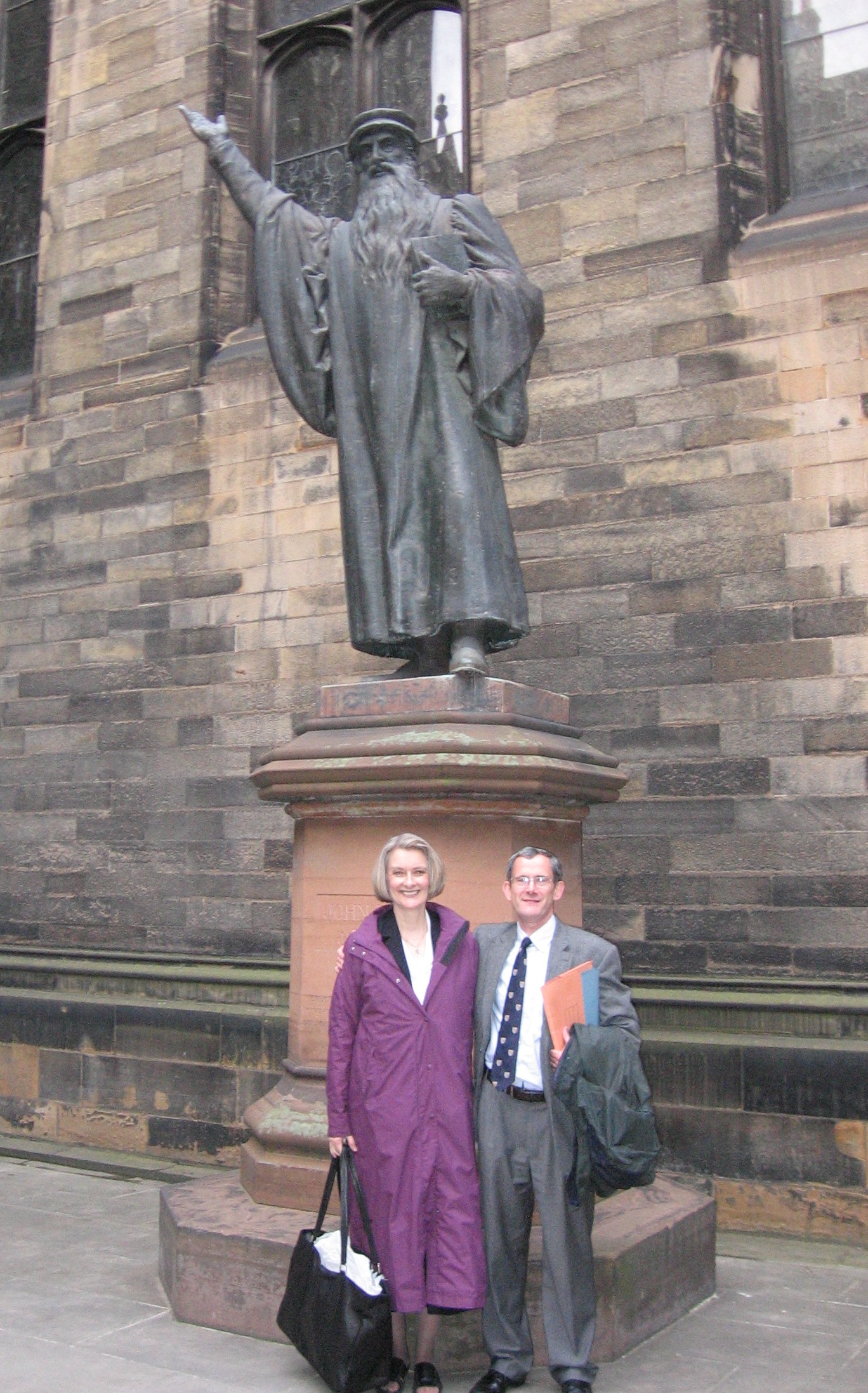 Profs. Dana Robert and Brian Stanley in front of John Knox statue