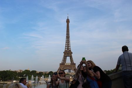 EiffelTowerSelfies_RossHurlock