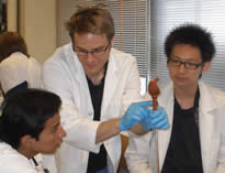 Bjoern Reinhard assisting students