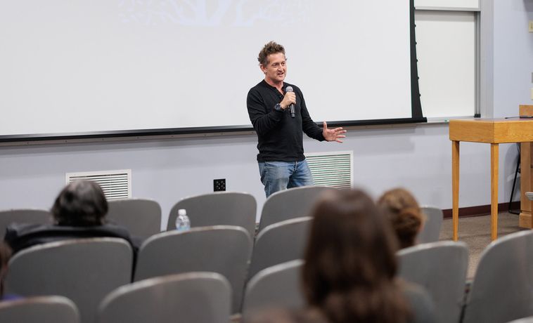Picture of documentarian Alex Winter screening and discussing his film The YouTube Effect at the College of Communication
