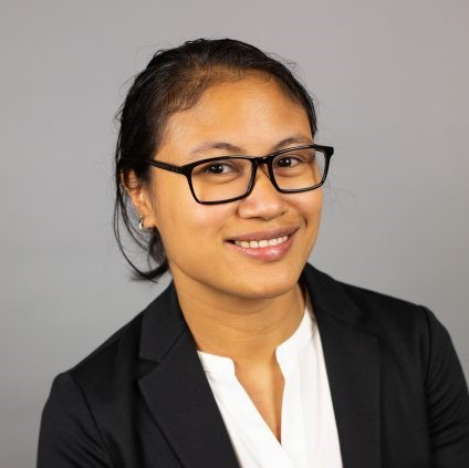 Maria Medalla Headshot