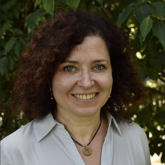 Ella Zeldich Headshot
