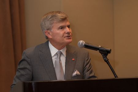 Dean Hutter announces the agreement with Sirona in San Antonio