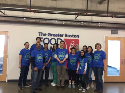 Faculty and Staff Volunteer at the Greater Boston Food Bank during GDS 2017