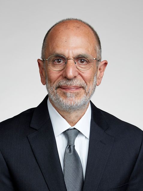Headshot of Dr. Robert Cava