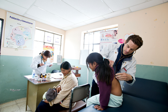 BU medical students in Ecuado