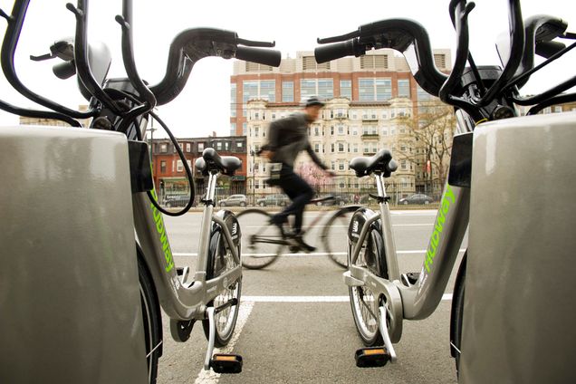 hubway, bicycle sharing program, bike sharing program, biking cycling in Boston, green sustainable transportation