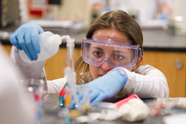 Boston University BU, College of Arts and Sciences CAS, Intensive General and Quantitative Analytical Chemistry Lab, Metcalf Science Center