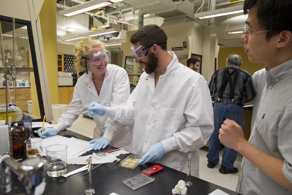 Chem 131 Lab, Boston University, Dan Dill, Heng Zhang