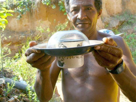 Brazil salad bowl retort with gold miner