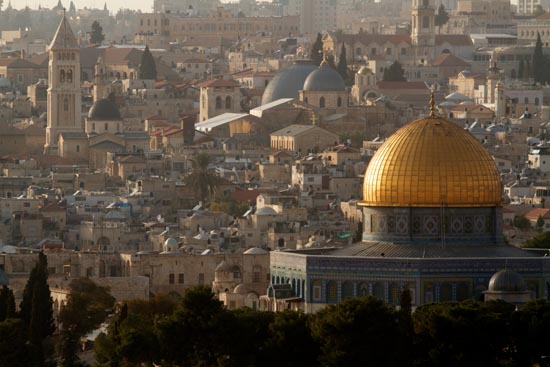 Boston University BU, College of Arts and Sciences CAS, religion, summer course Holy City: Jerusalem in Time, Space, and the Imagination class, professor of religion Michael Zank, director of the Elie Wiesel Center for Judaic Studies