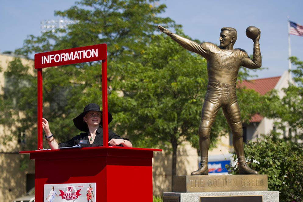 Boston University BU, information booth, move in 2014, Agganis Arena